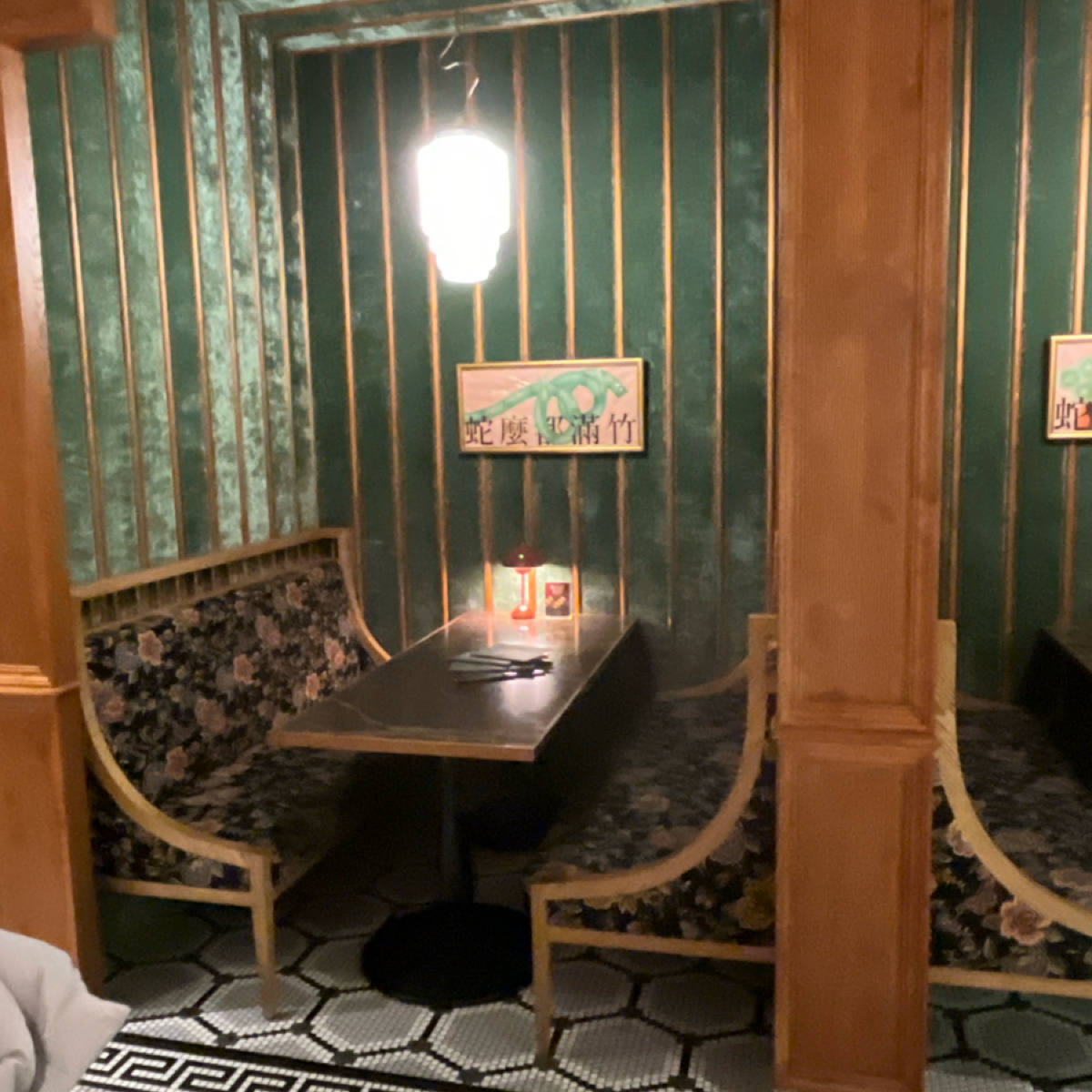 心潮飯店 SINCHAO RICE SHOPPE 的外觀氛圍圖片：店內座位 由珍珠奶綠 拍攝