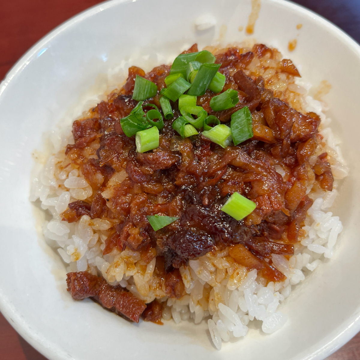 鬍鬚張魯肉飯(美食文化館) のレストランの写真：霸王麻瘦飯 by珍珠奶綠 