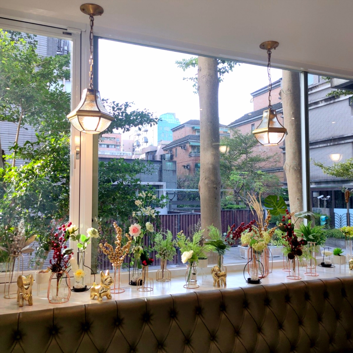 BUNA CAF&#39;E 布納咖啡館 內湖店 的外觀氛圍圖片：🍴店內擺設✨ 由臉書搜尋花貴賓皮蛋 拍攝