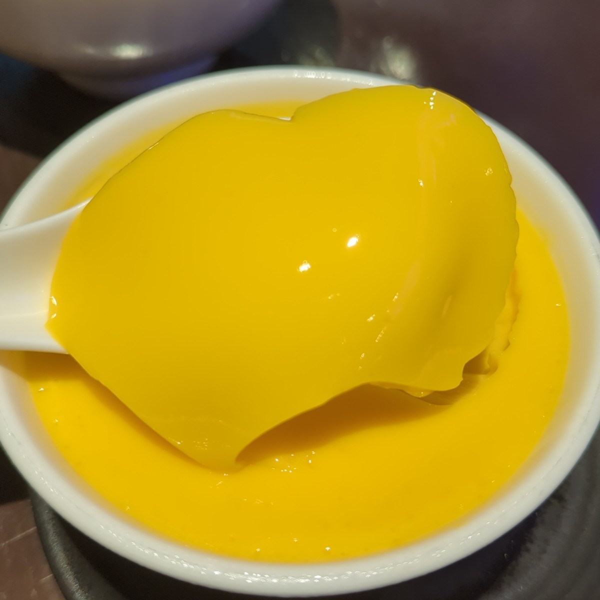 Meal image of 佳佳甜品: 🍮冰花燉雞蛋(冰) $29
其實這就是我心中最愛的雞蛋布丁，光是要把這表面弄成沒有空氣就很講究技術 shot by 美食玩很大