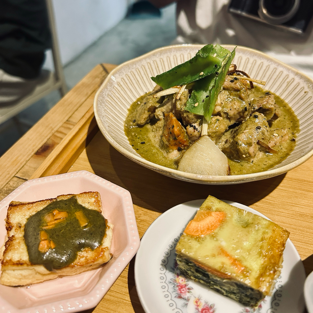 橋chiao のレストランの写真：每一樣都很特別也很美味
而咖喱實在涮嘴到不行
把飯倒進去盤子裡用湯匙刮得一乾二淨
吃完後意猶未盡～超 byShiny 
