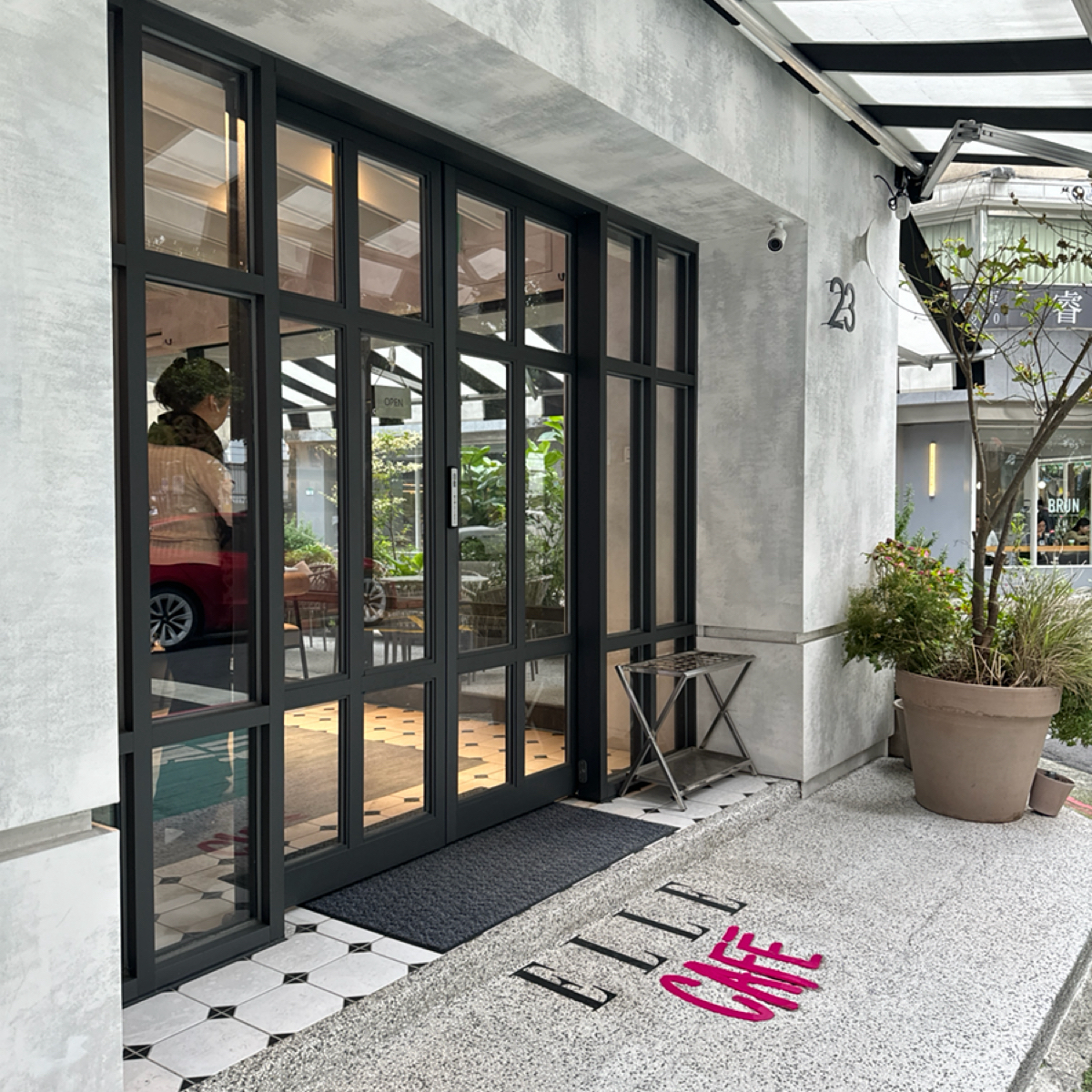 ELLE CAFÉ Dunnan 敦南 的外觀氛圍圖片： 由白熊先生 拍攝