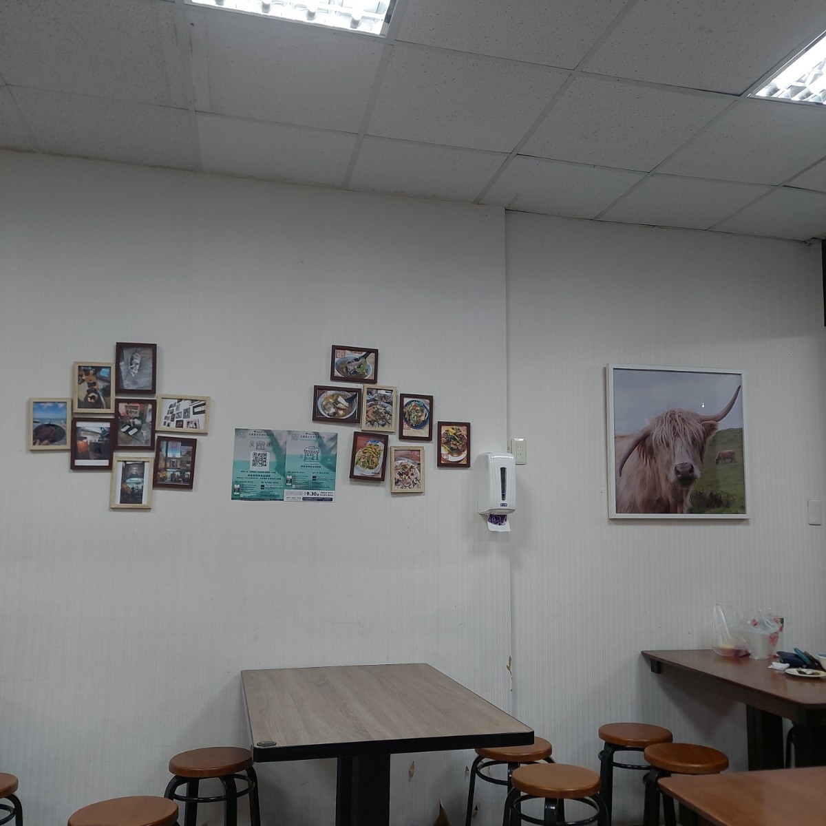 宵夜人家 の雰囲気の写真：店內一隅 by永遠的新手 
