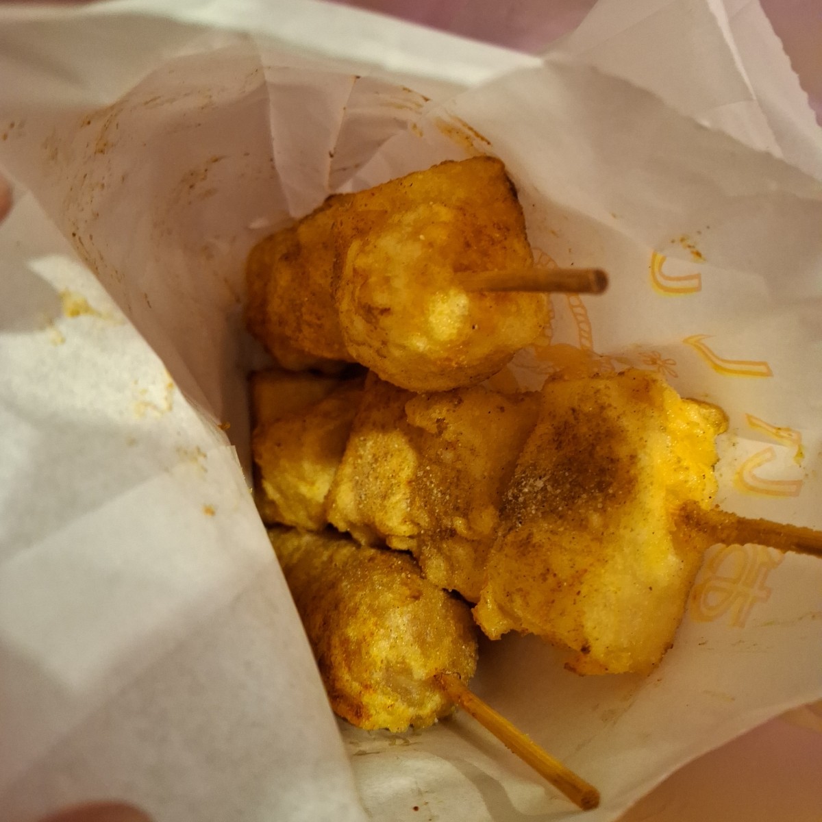 Mr.炸猛脆皮雞排 のレストランの写真：花枝丸 $ 25
挺大顆的，調味基本都在外皮上，家人說可能是炸之前有先煮過，花枝丸的味道沒有那麼重， by美食肥之豬 