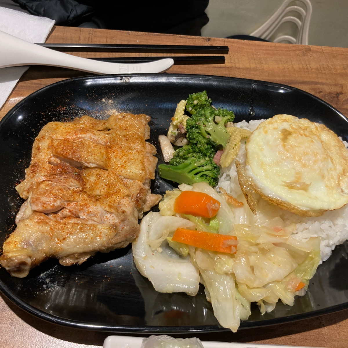 Meal image of 澄越越南河粉: 越式烤雞腿飯$140 shot by 小蛙