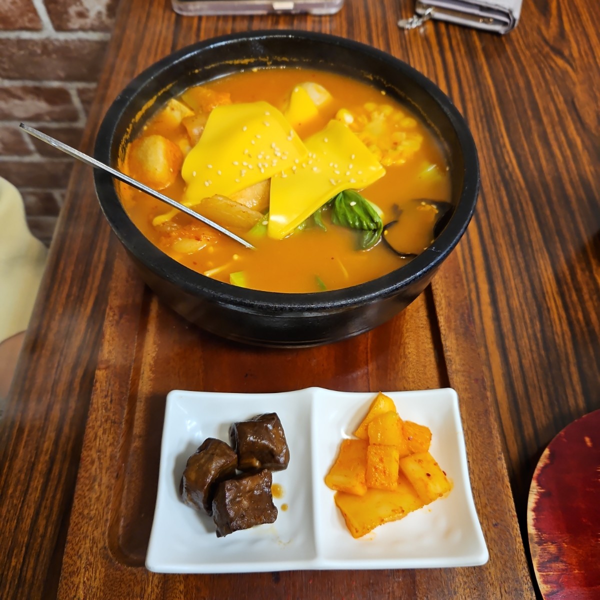 Meal image of 韓閣蔬食: 泡菜年糕鍋 shot by 60