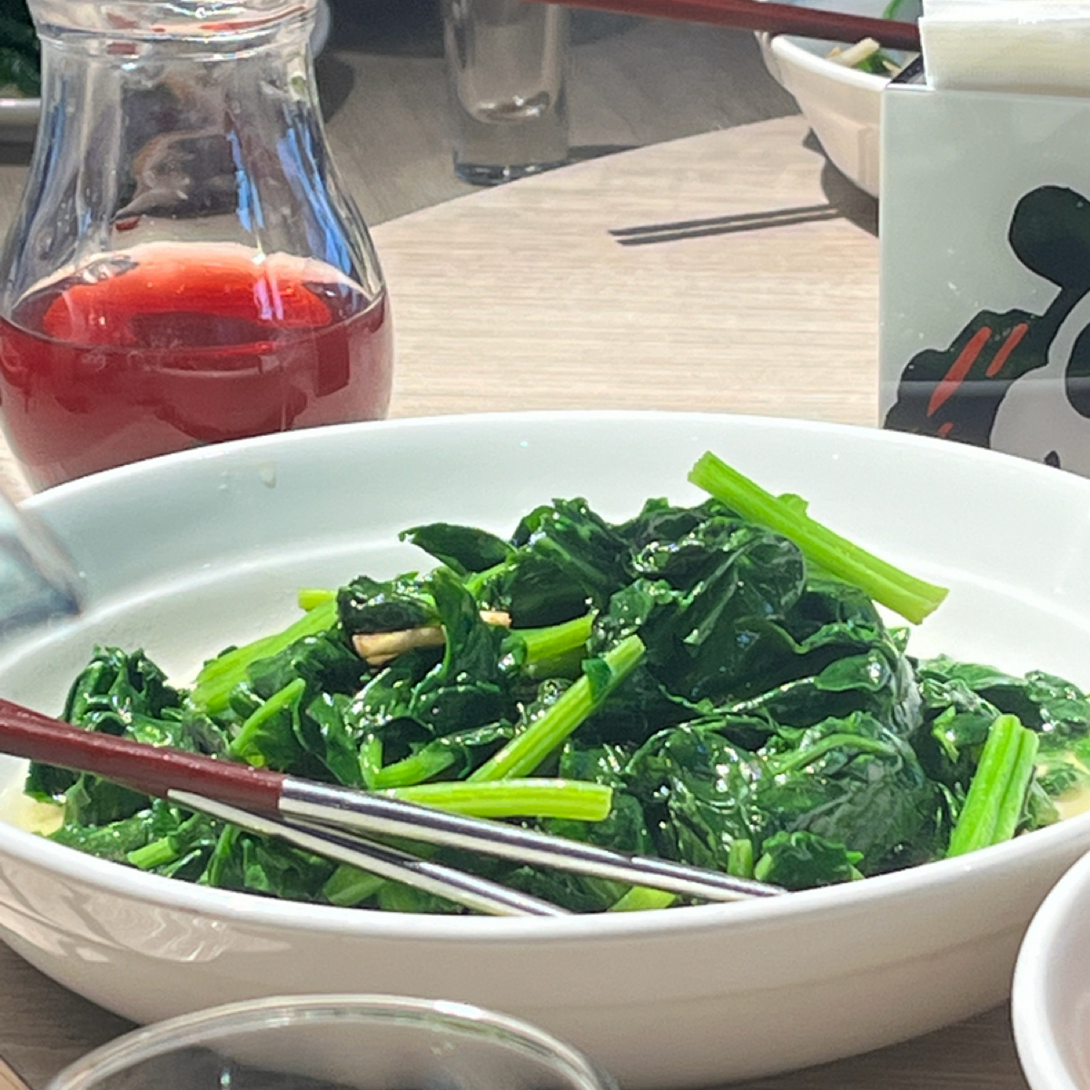 開飯川食堂 左營店 的餐點圖片：青菜時蔬真的莫名的好吃，滿滿的水分鎖在裡面。 由Yo 拍攝