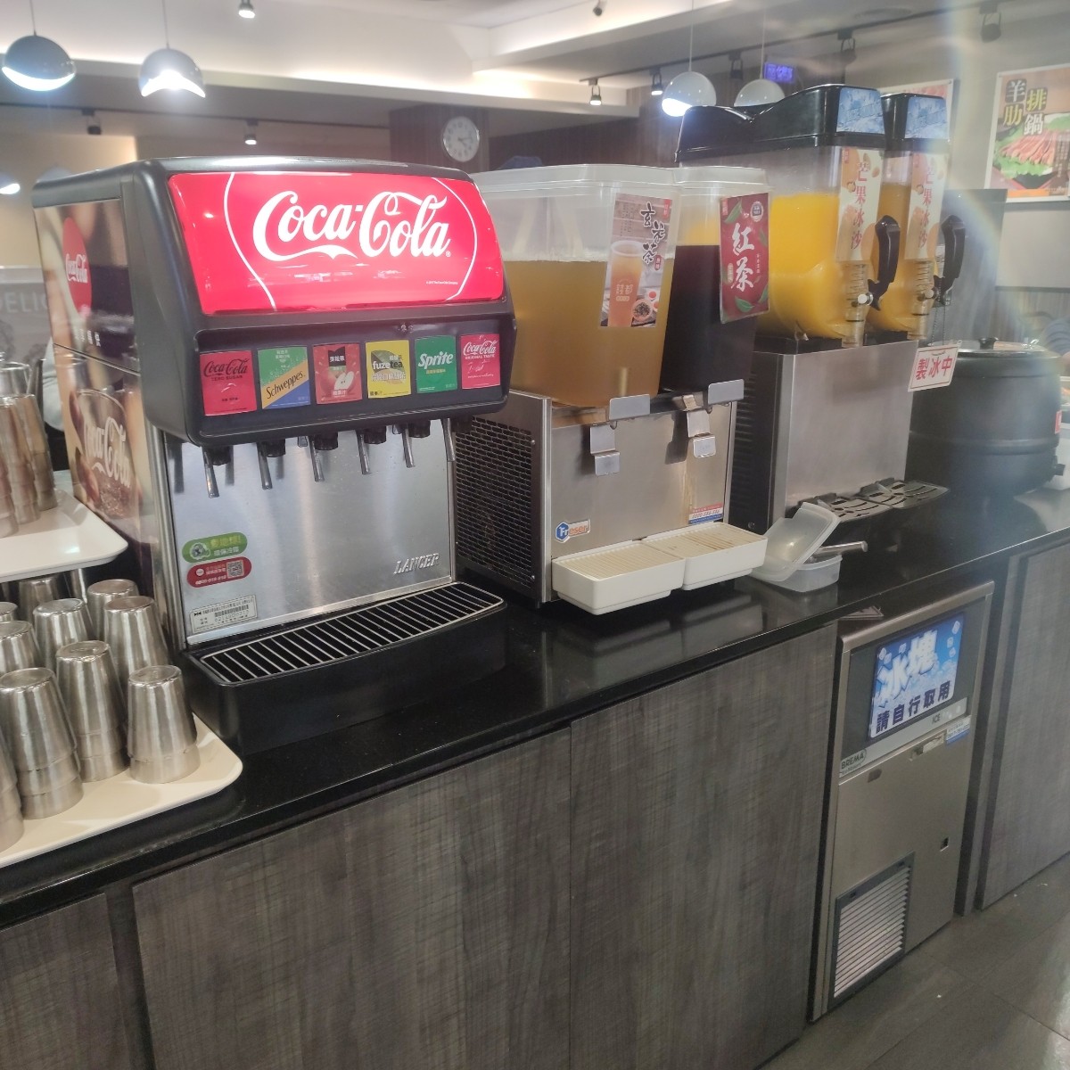 Meal image of 錢都日式涮涮鍋 新莊民安店: 飲料吧 shot by 禮葉