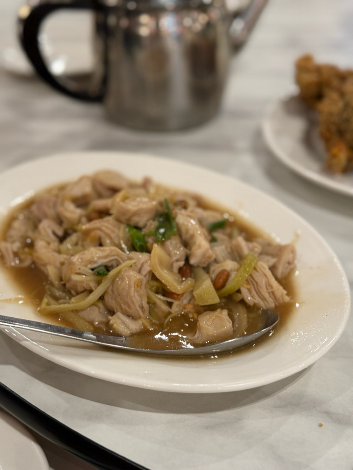 Meal image of 興蓬萊台菜餐廳 大葉高島屋店: 【酸菜大腸】$320（小）
是我表妹點的，我本人不敢吃大腸，所以無法給予評價，但聽表妹表示口味太酸， shot by 阿波卡