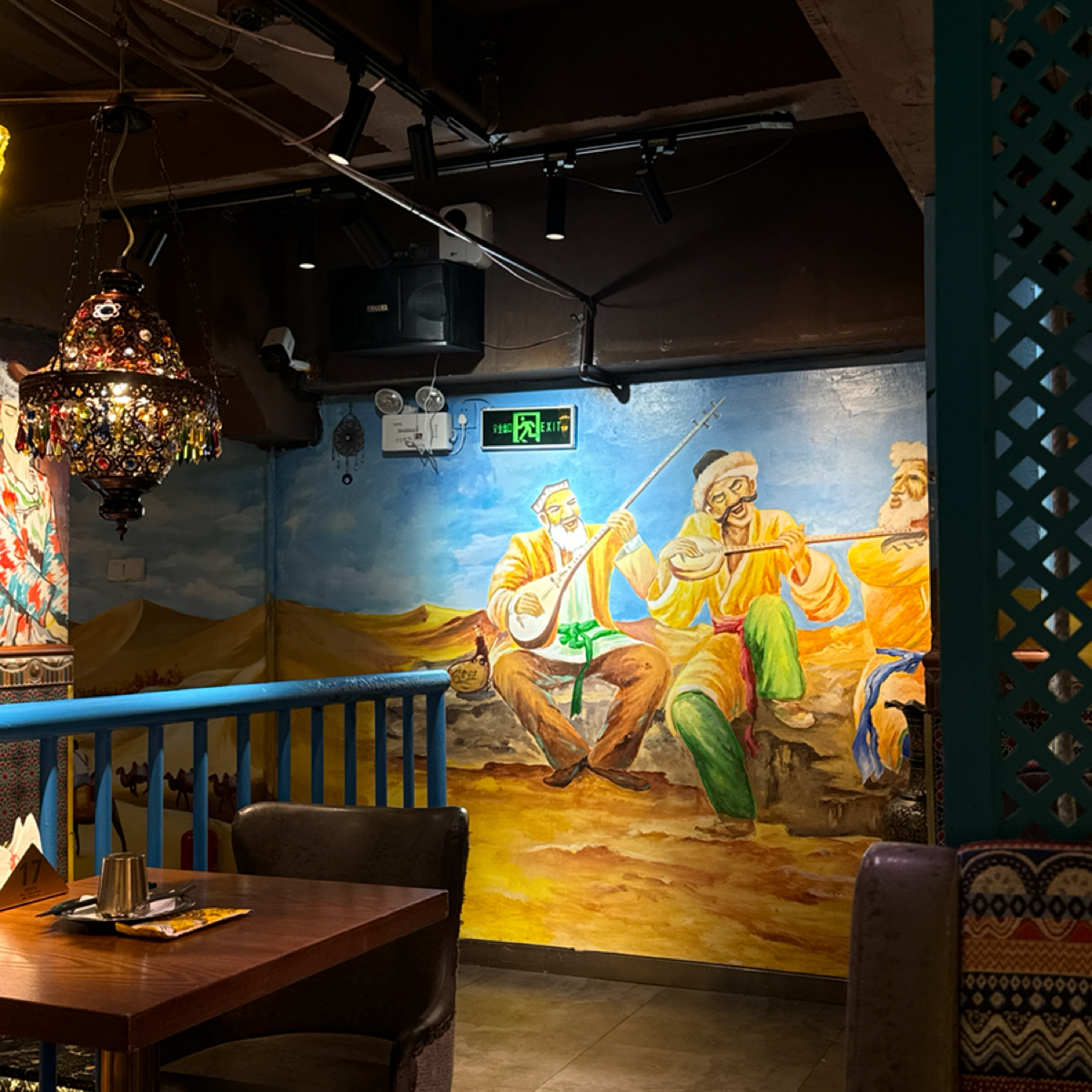 Vibe image of 盾亚新疆餐厅 （松江万达广场店):  shot by 不能被老婆發現