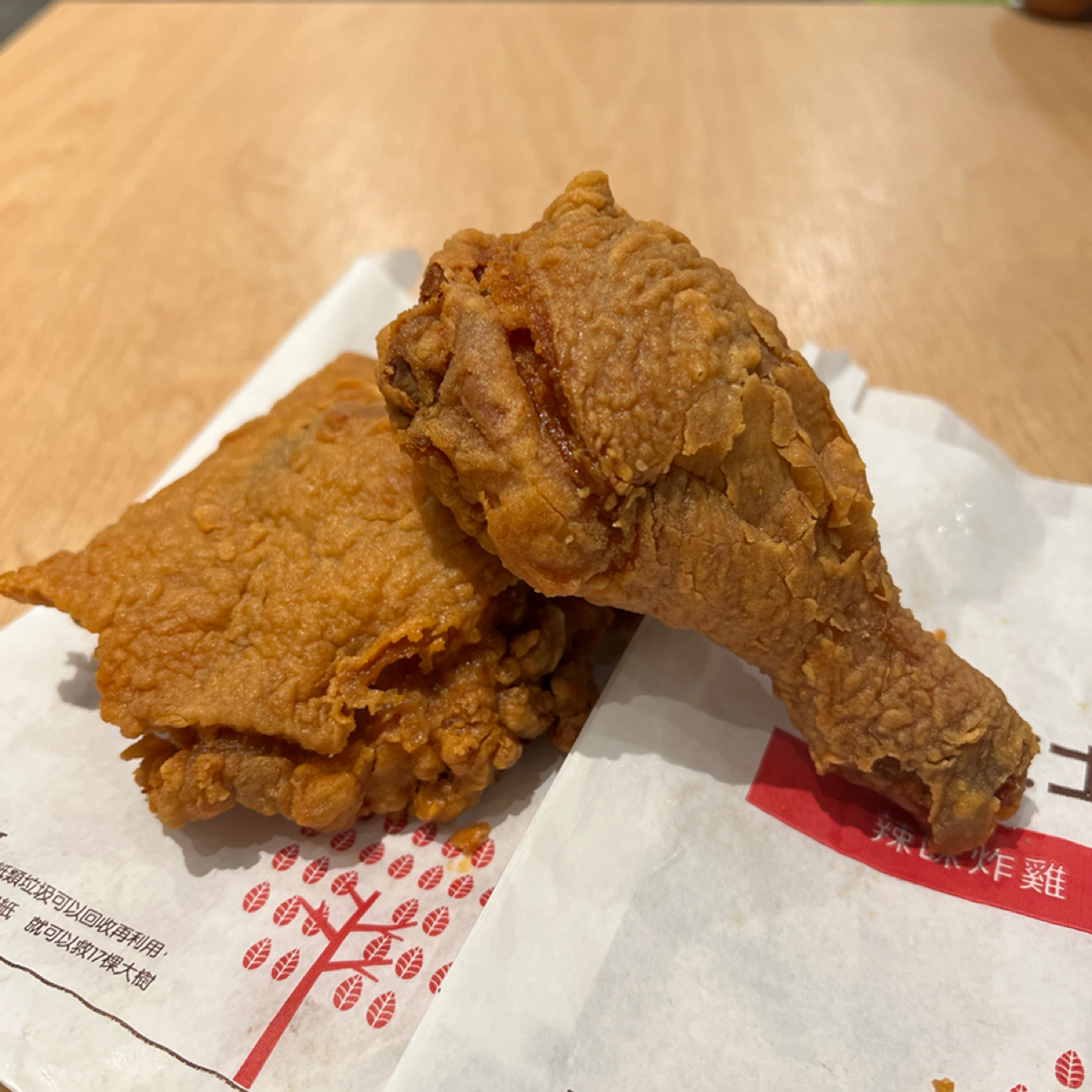 Meal image of Dicos德克士脆皮炸雞 台北重慶南店: 咔滋脆皮炸雞 shot by Sheng