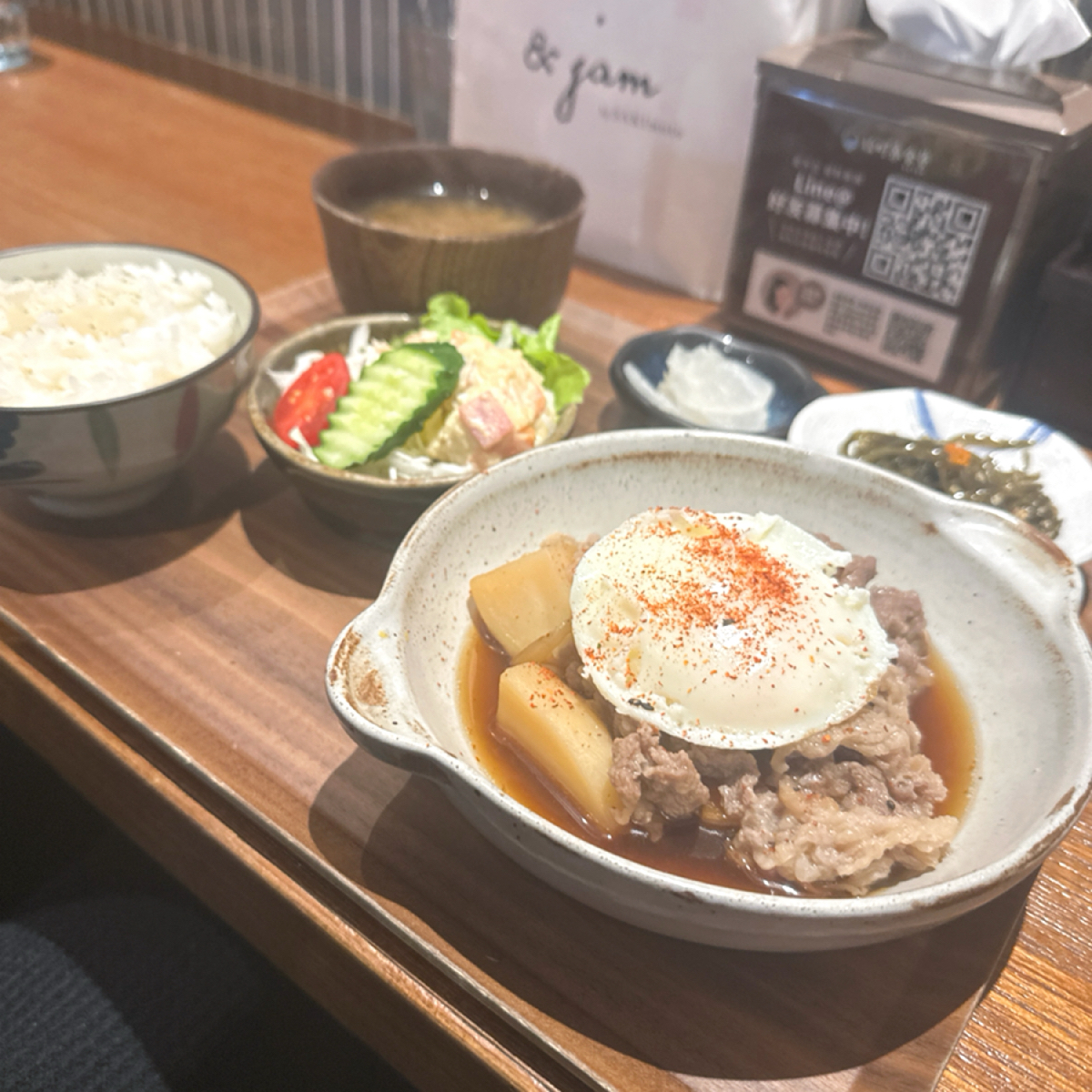 Meal image of 稻町家食堂: 馬鈴薯燉肉定食 - 溫暖人心的經典日式料理

這道 馬鈴薯燉肉定食 是稲町家食堂最具代表性的家庭風味 shot by 培銘 黃
