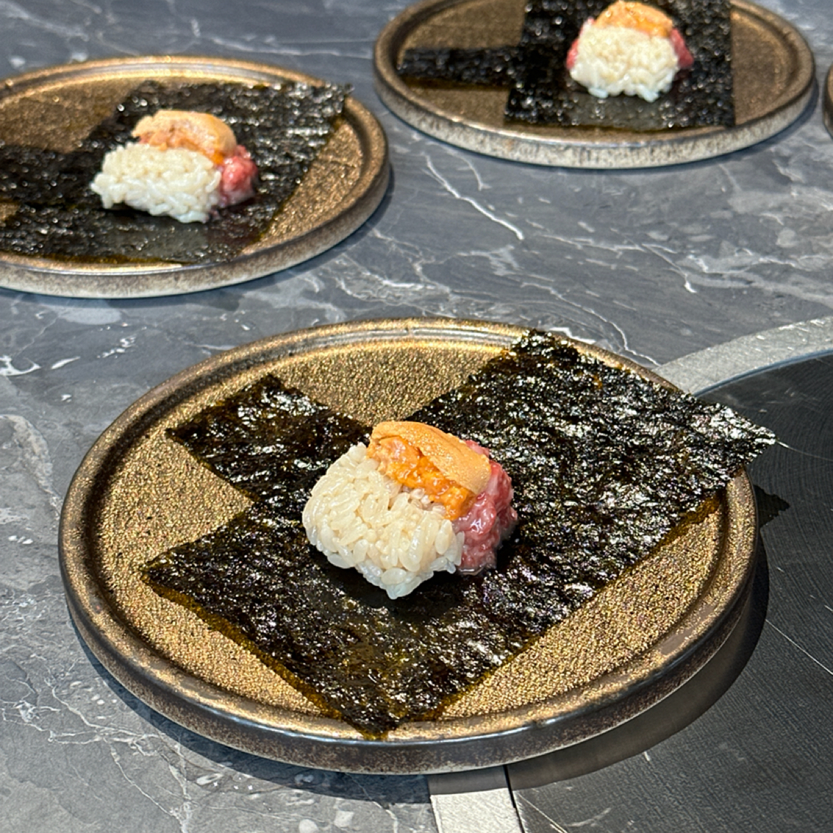 Meal image of 燒肉擔當 台南: 馬糞海膽生牛肉手捲 一人份💰320 shot by Luna一枚小吃貨