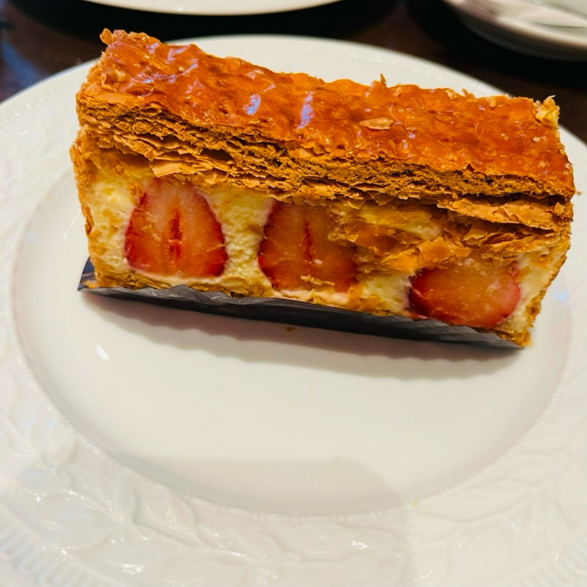 Meal image of AUX BACCHANALES 原宿店: 苺のミルフィーユ shot by はらぺこちゃん