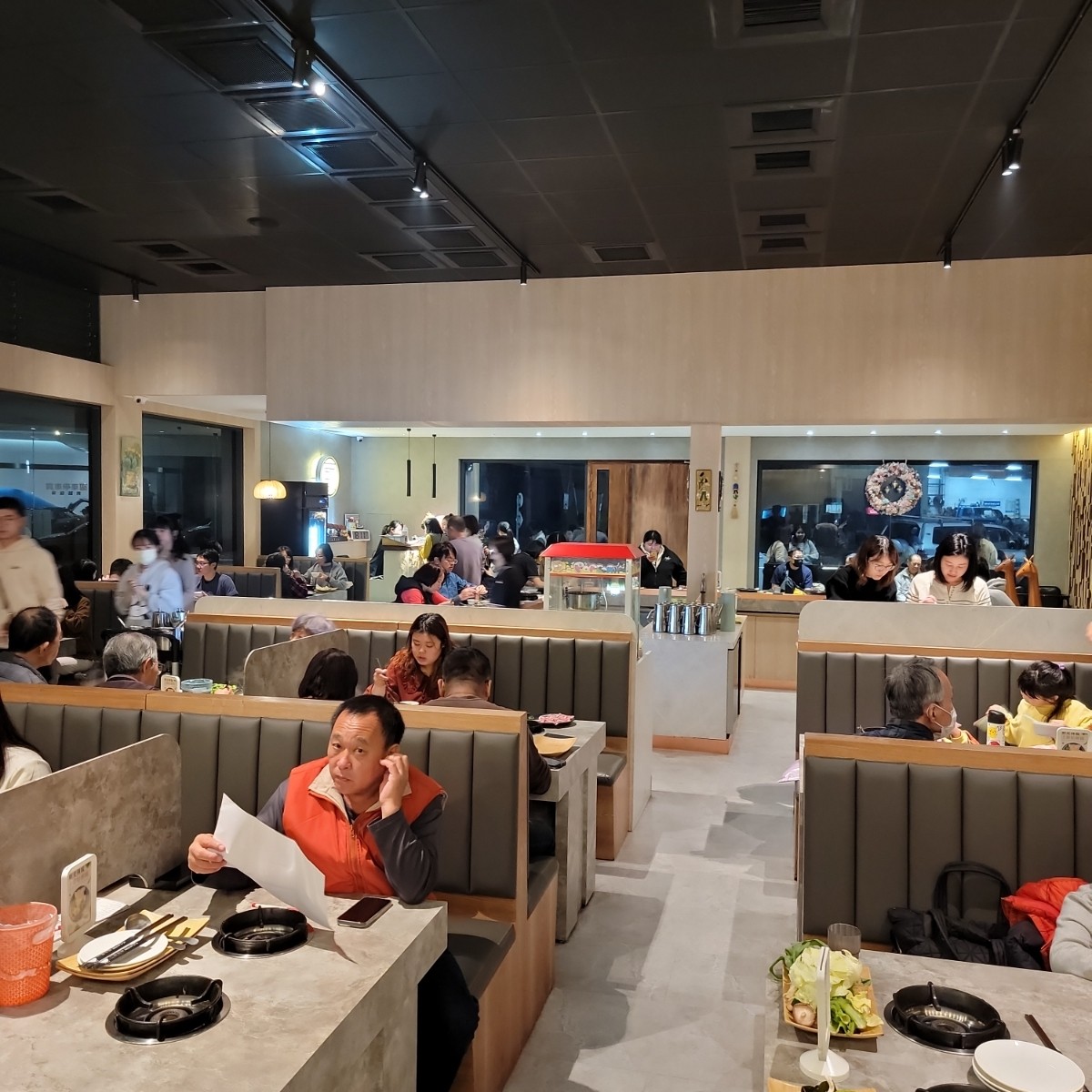 Vibe image of 一畝石鍋 埔里店:  shot by Leo