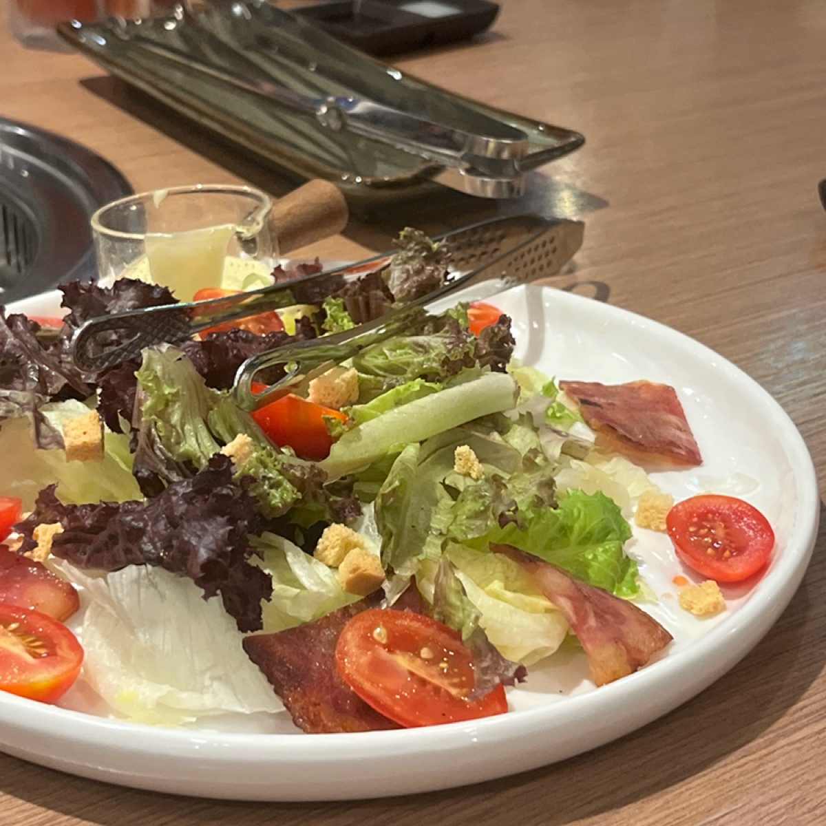 燒肉GAKU《燒肉卡古》 のレストランの写真：凱撒沙拉 by 楊 