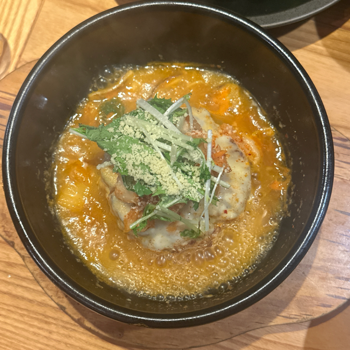 山本漢堡排 のレストランの写真：▪️ 泡菜起司漢堡排 $360

整體沒有什麼泡菜味道，非常的鹹，
需要跟著白飯一起入口，要不然真的 by草莓肉鬆蛋吐司 
