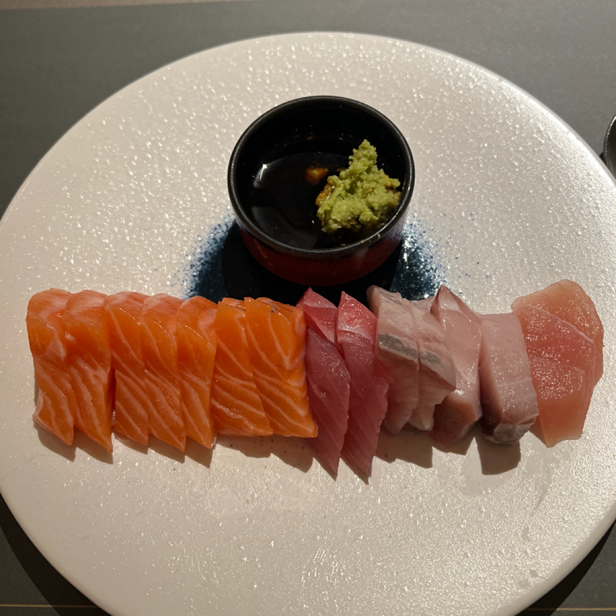 旭集 和食集錦 天母店 のレストランの写真：生魚片 bySheng 