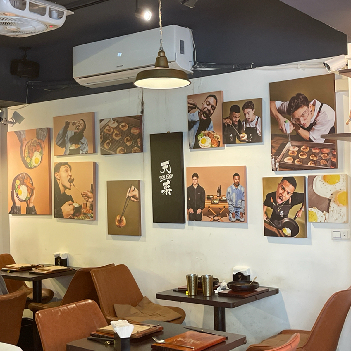 Vibe image of 天菜咖哩Tienfood 秘制熟成咖喱專賣: 店內佈置 shot by 等下吃什麼