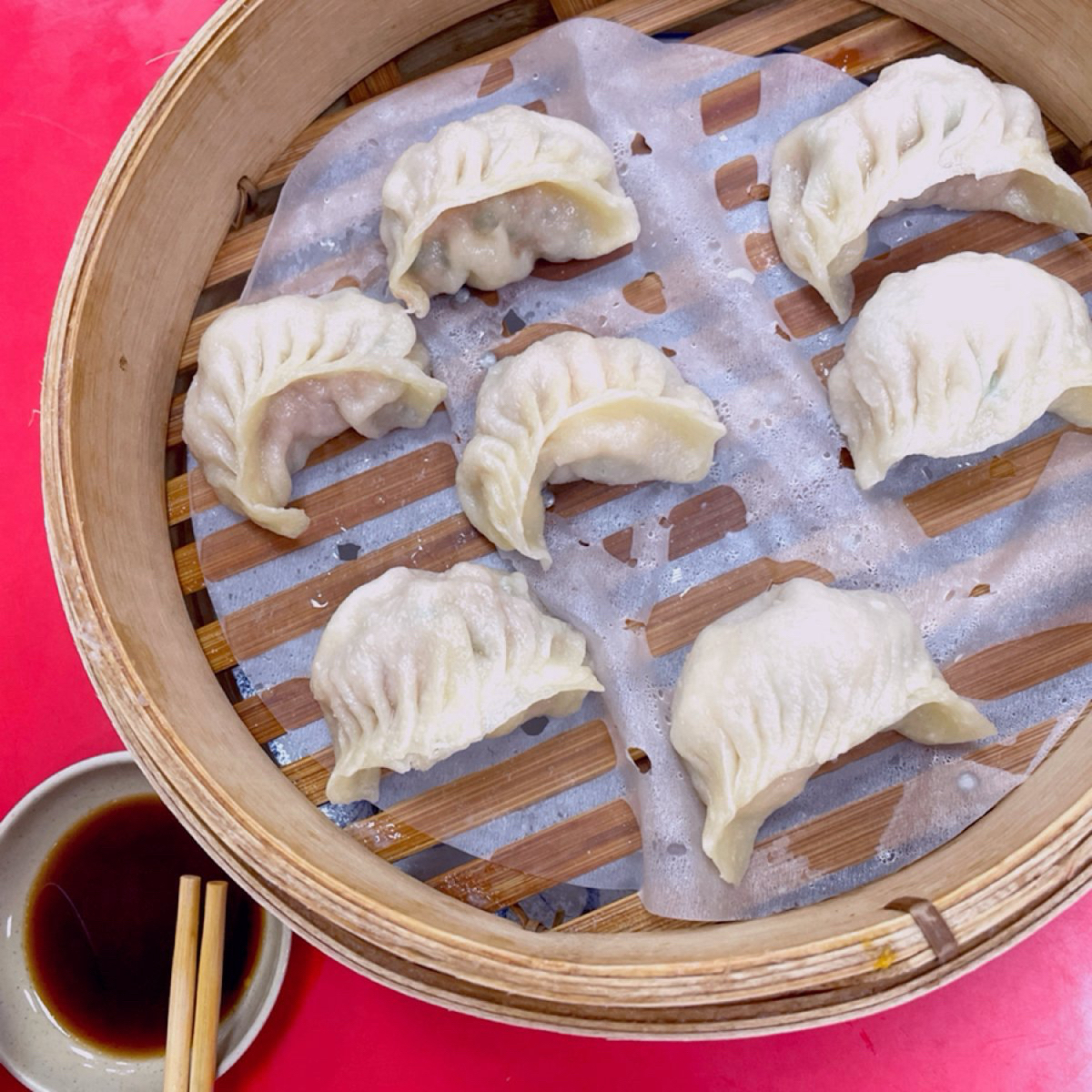 Meal image of 厚得福湯包麵食專賣店: 三鮮蒸餃100元✨同一方向擺放整齊才不會讓人強迫症發作。 shot by Shiny