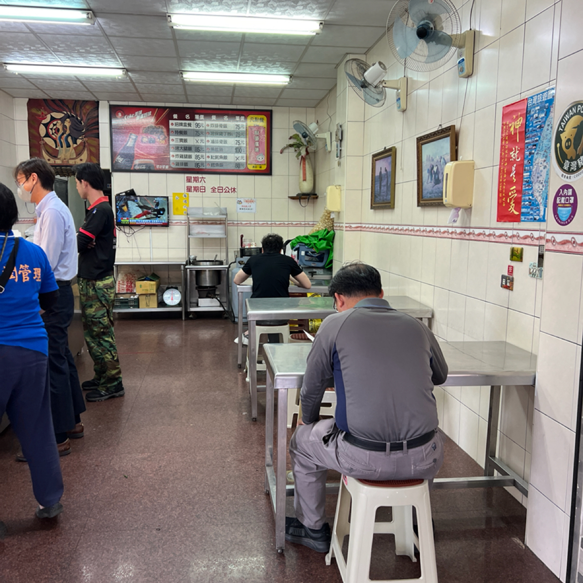 永大便當 の雰囲気の写真：店內照，少許座位 byFunnyLemon 七逃檸檬  