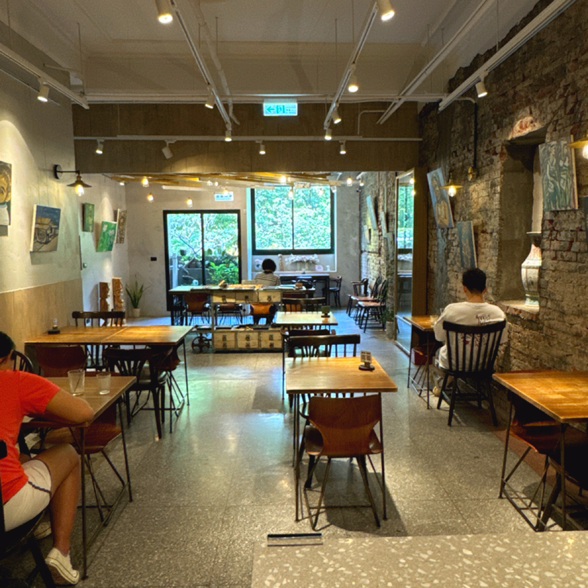Vibe image of Wangtea Lab: 陽光灑進來很舒適、沈澱心靈 shot by Ana