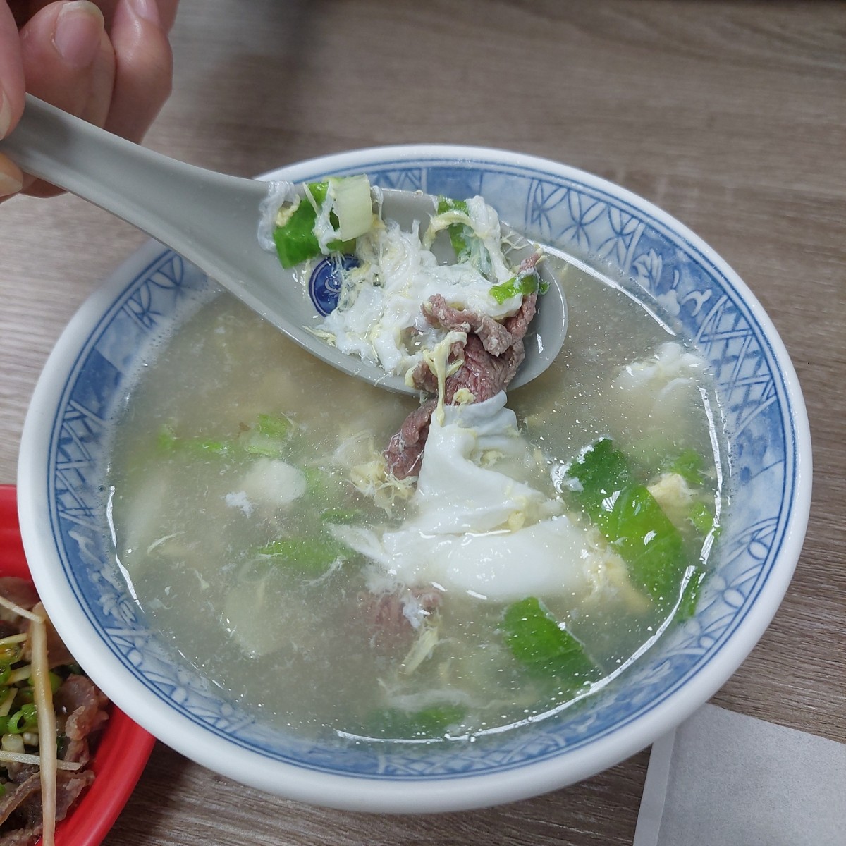 宵夜人家 のレストランの写真：溫體蛋花牛肉湯 by永遠的新手 