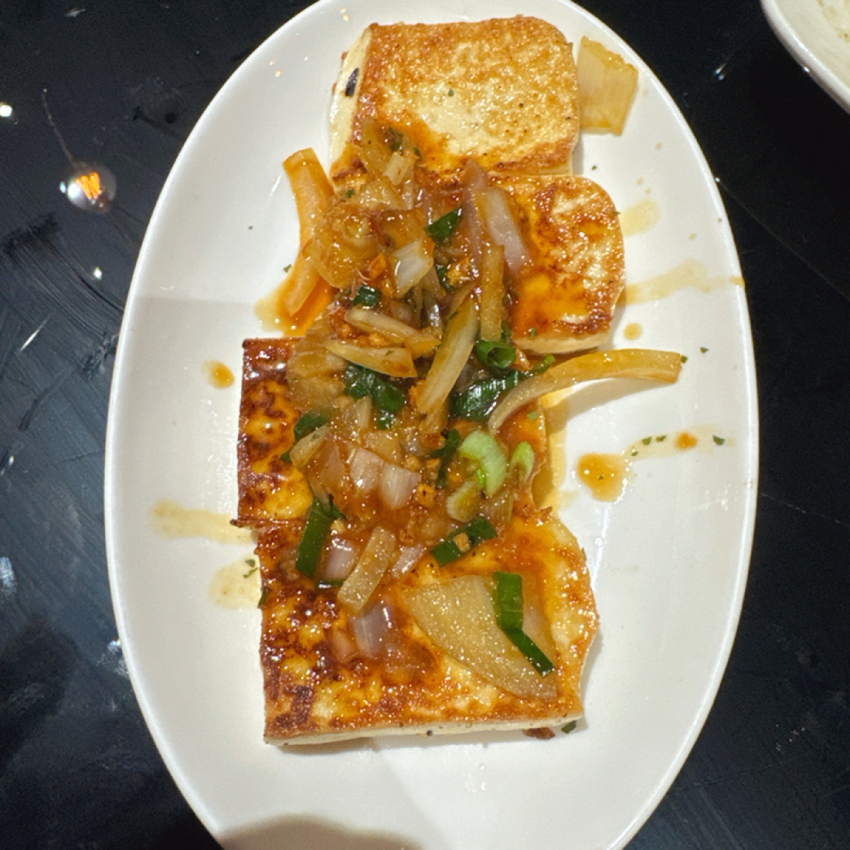 皇辰鐵板燒 的餐點圖片：雙人套餐-鐵板豆腐 由跟著小胖吃胖胖 拍攝