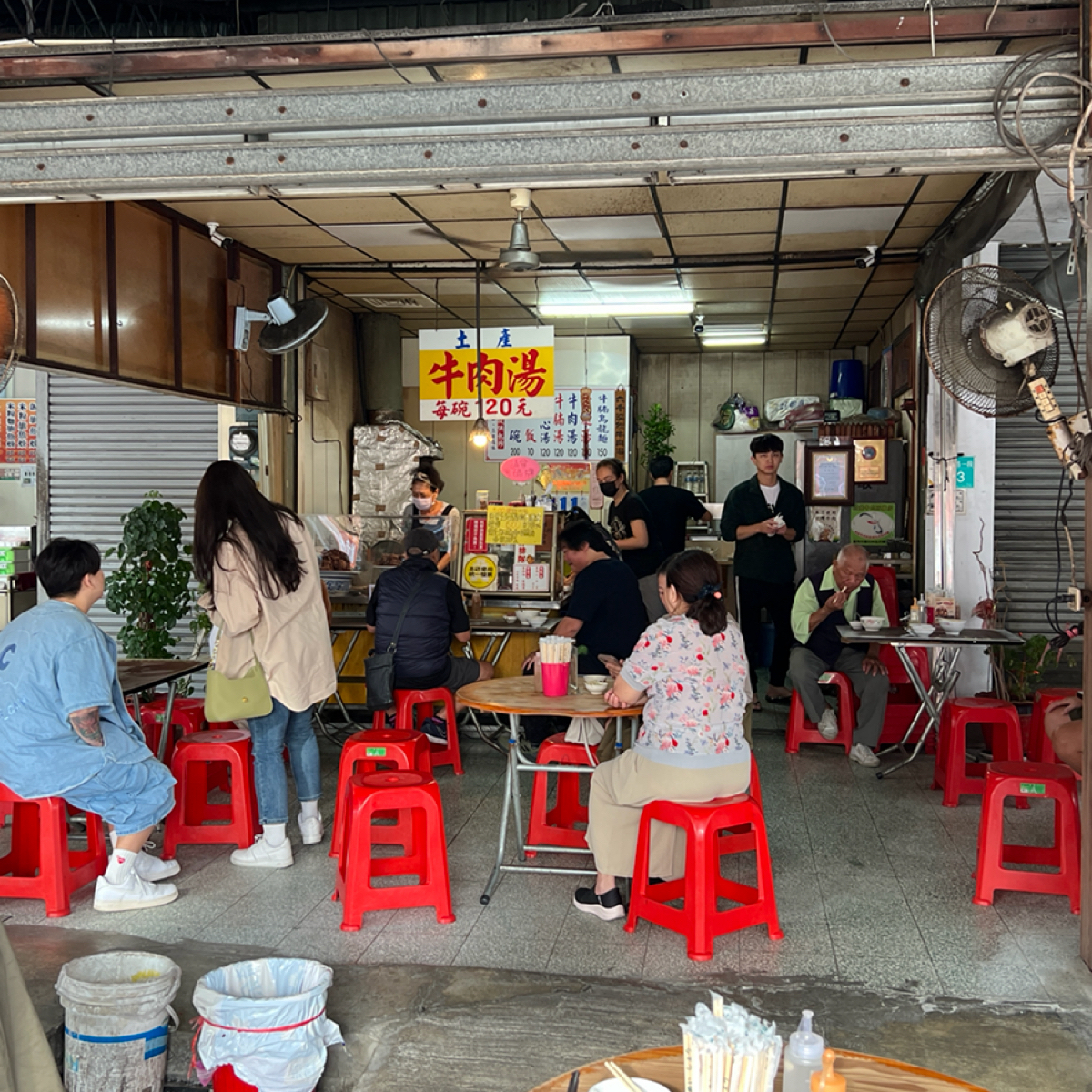 Vibe image of 六千泓佐土產牛肉:  shot by Kevin