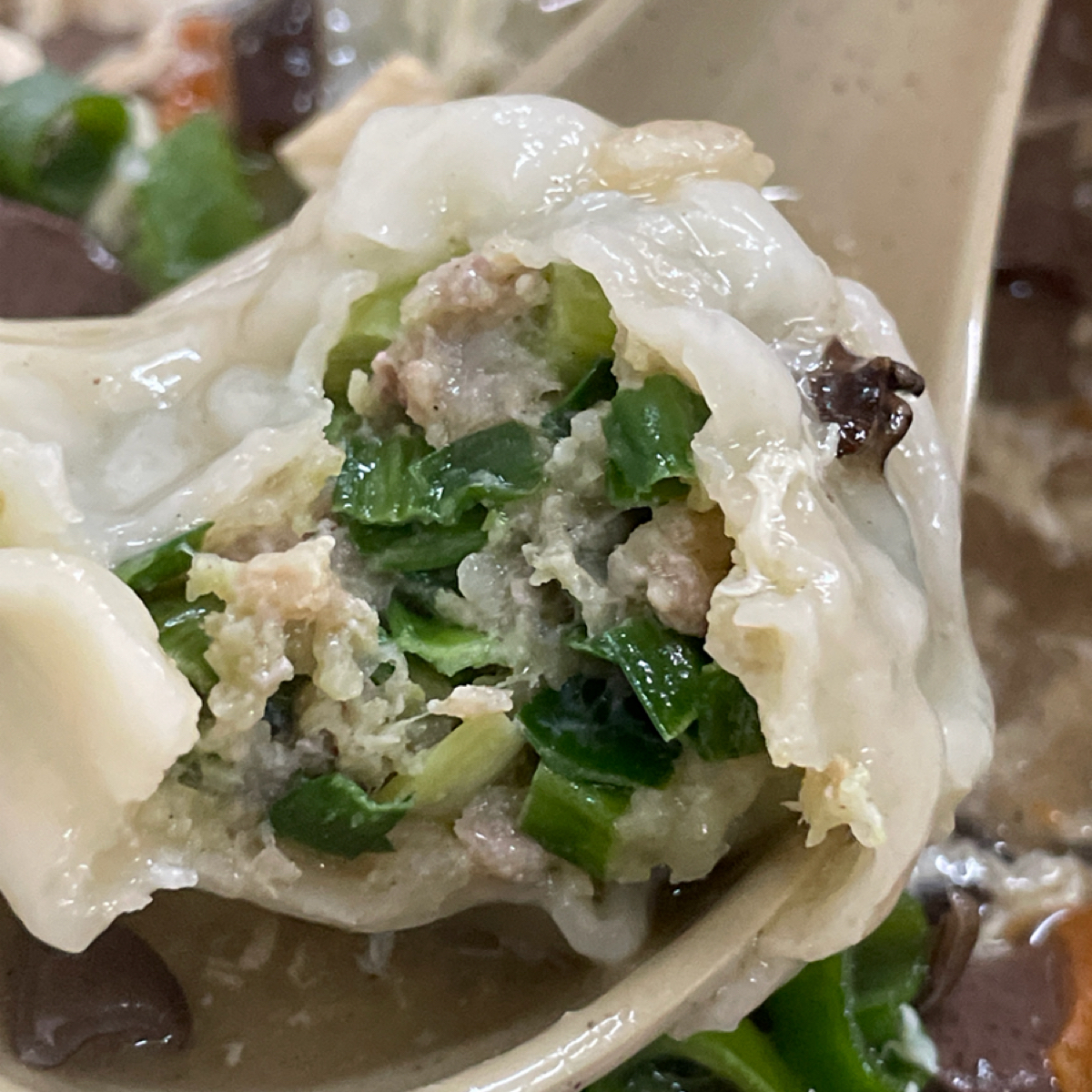 Meal image of 福樂水餃牛肉麵: 韭菜水餃內餡，本身就很有味道！ shot by Freddy Liu