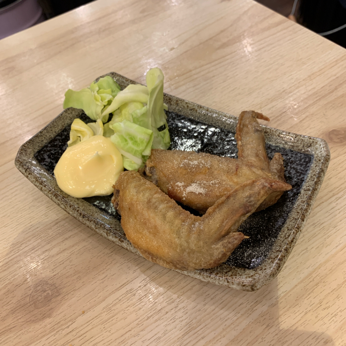 肉ト魚 大衆酒場 ひとめぼれ  梅田本店 のレストランの写真：手羽先 byshoko 