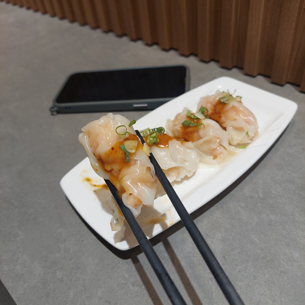 鷄原麵屋 のレストランの写真：招牌手打鮮蝦雲吞 by永遠的新手 