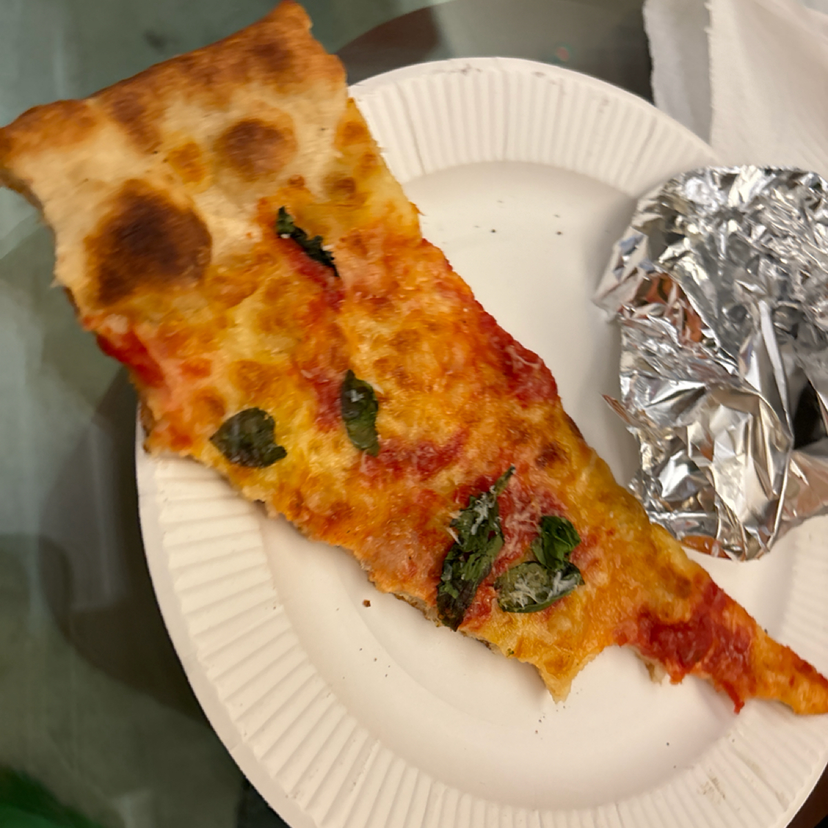 PIZZA SLICE CATSTREET 的餐點圖片：It&#39;s a harmonious fusion that tingles the taste bu 由2QT2BSTR8 拍攝