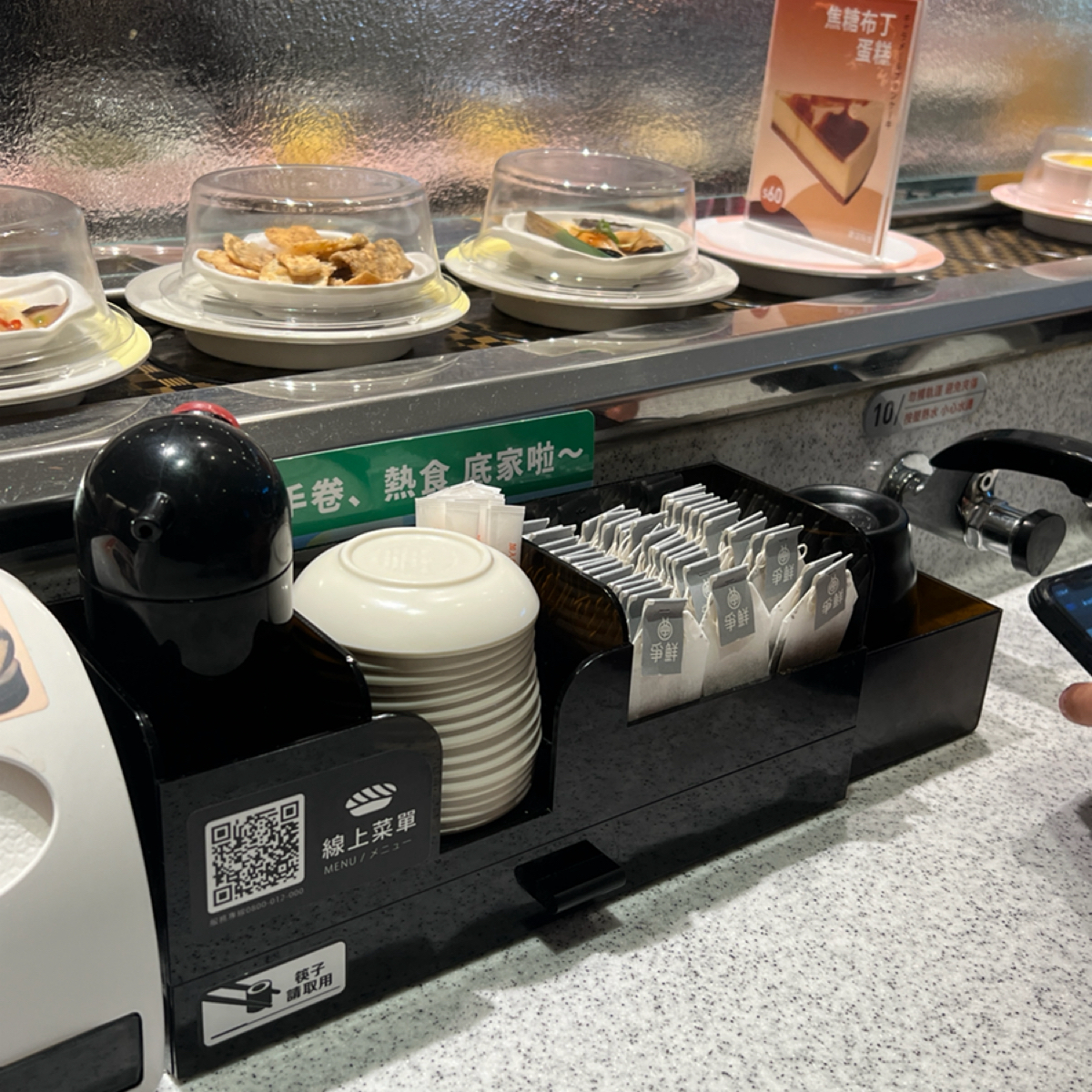 Vibe image of 爭鮮迴轉壽司  彰化家樂福店:  shot by Kevin