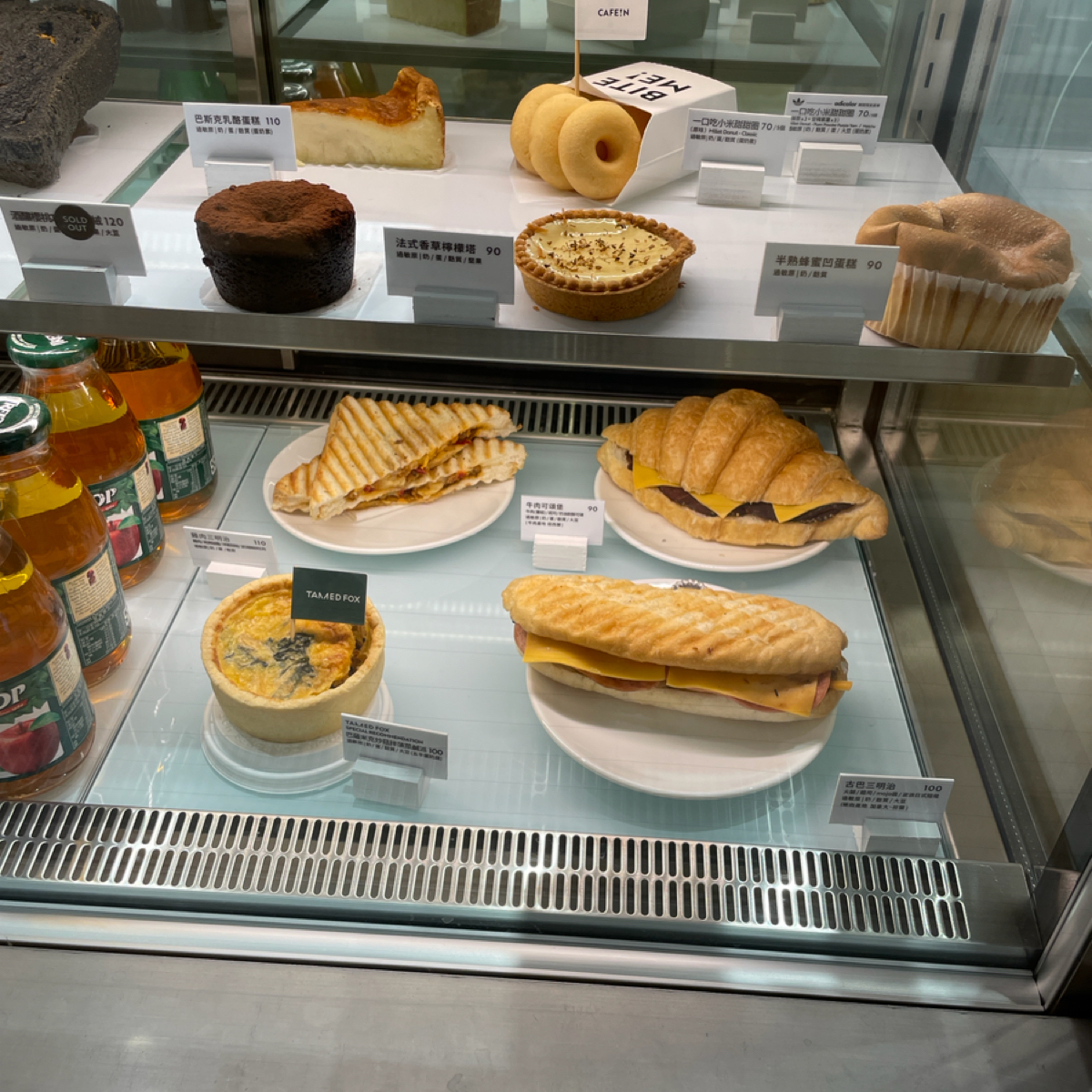 CAFE!N 硬咖啡 中和景安店 的外觀氛圍圖片：輕食 由考拉 拍攝