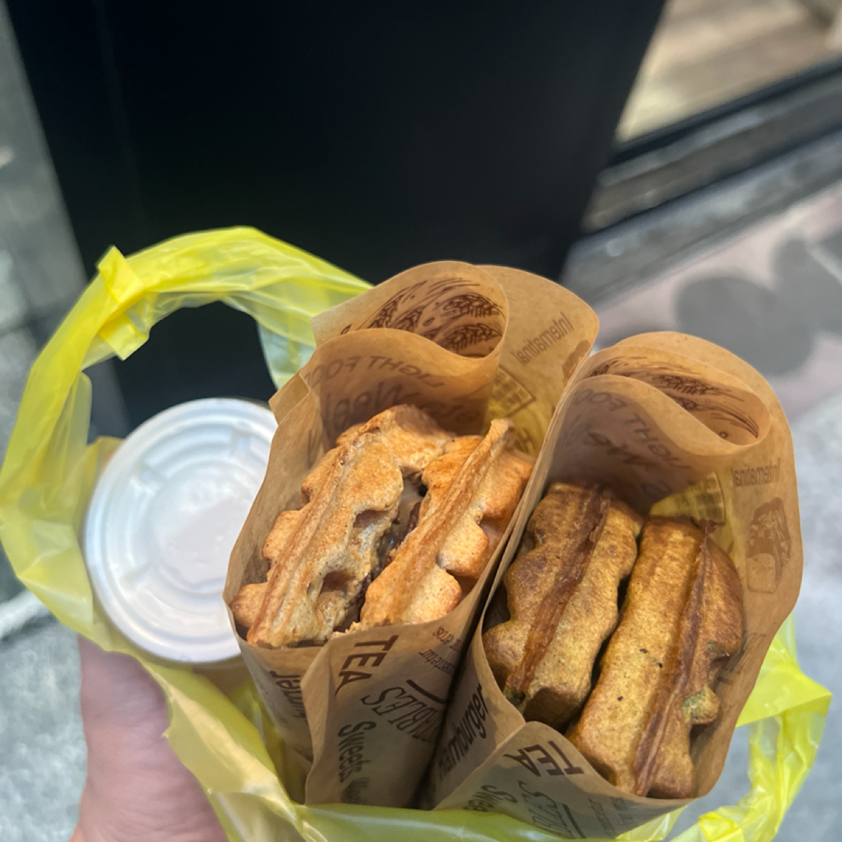 Meal image of 米蘭鬆: 抹茶 鮮奶油75元、招牌 巧克力+花生65元 shot by 七咪