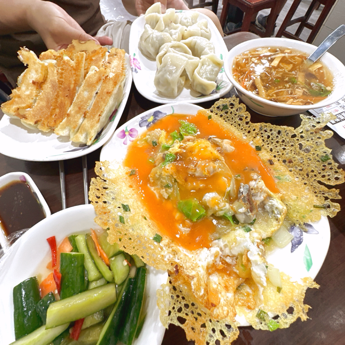 雲林鍋貼 的餐點圖片：整桌點下來每樣都吃得到，也不貴
CP 值很高！ 由阿波卡 拍攝