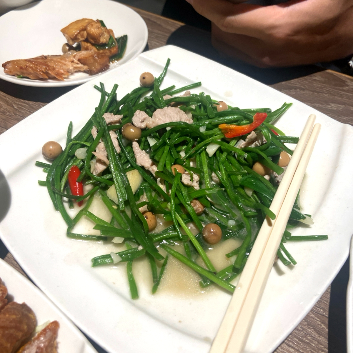 Meal image of 廚房客家美食: 肉絲炒水蓮(小,$240) shot by 每個人都在找他的貓