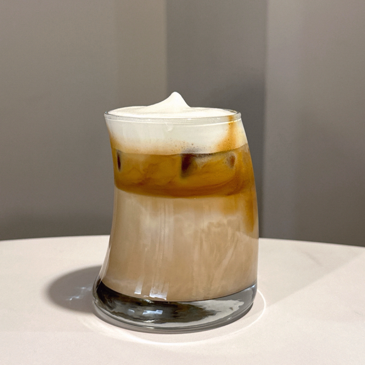 memo café のレストランの写真：冰拿鐵 $160

杯子很可愛，拍照起來的層次感很美，喝起來比熱的好喝（我朋友點熱的），不會太甜或太 by阿波卡 