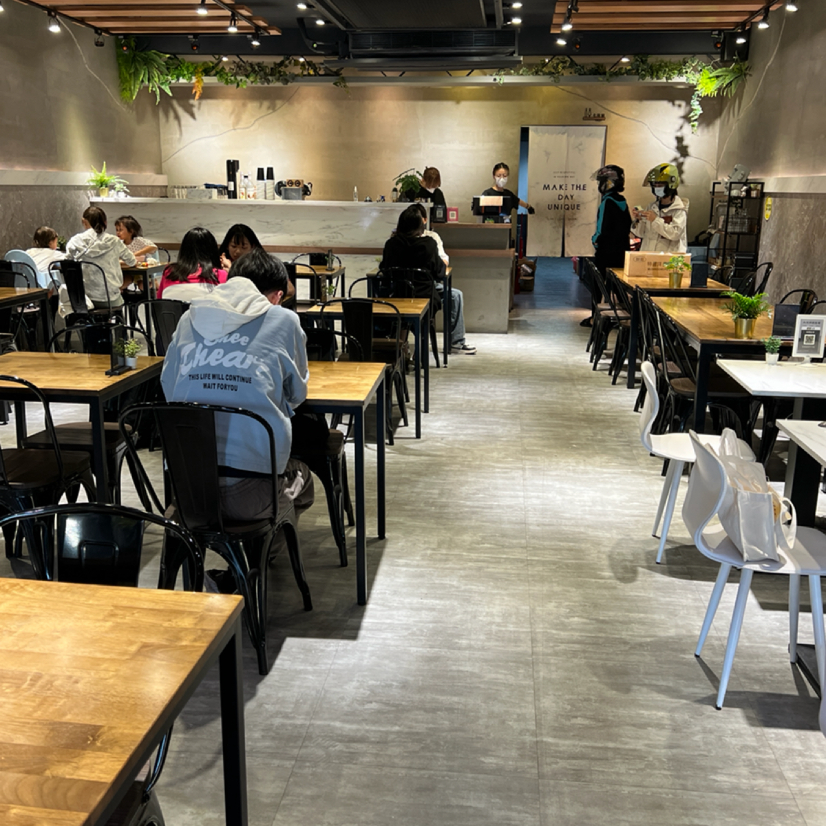 Vibe image of 黑盤PASTA｜永康鹽行店:  shot by LESTER