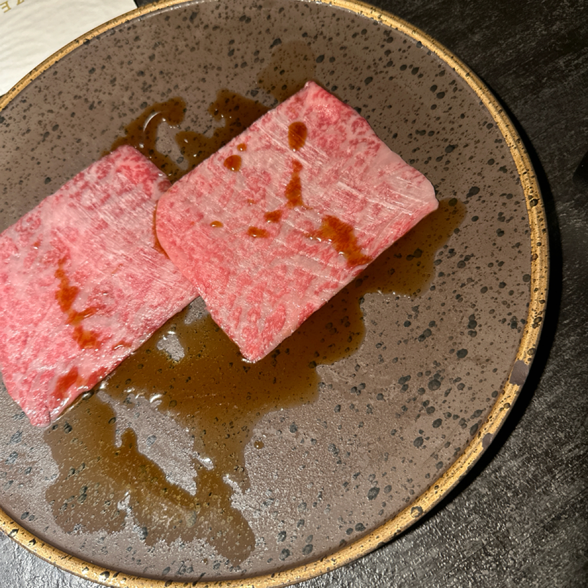 Meal image of 燒肉中山 台北信義: 烤完包著哈密瓜一起吃 shot by Zoey