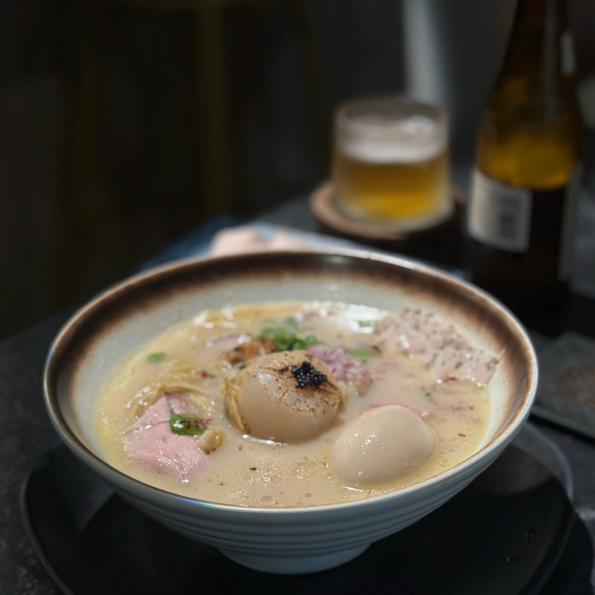麒麟創作拉麵坊 のレストランの写真：特級 • 白松露雞魚貝拉麵 by阿波卡 