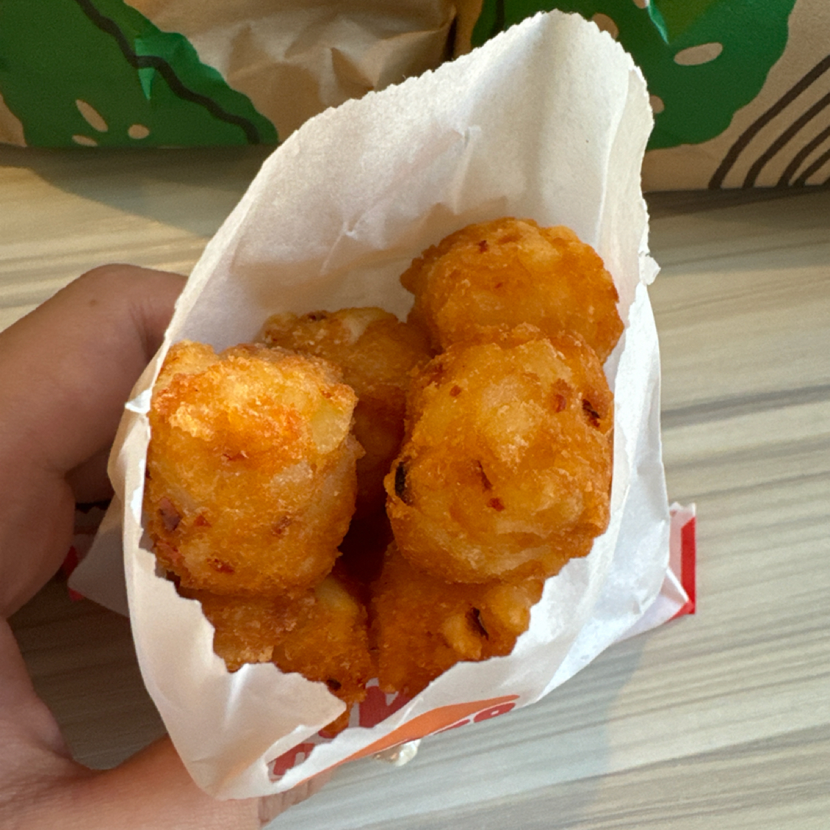 Meal image of 漢堡王 Burger King 新竹西大店: 小份辣薯球（可以參考我的手當比例尺） shot by 食光旅行Flavor Journey | May