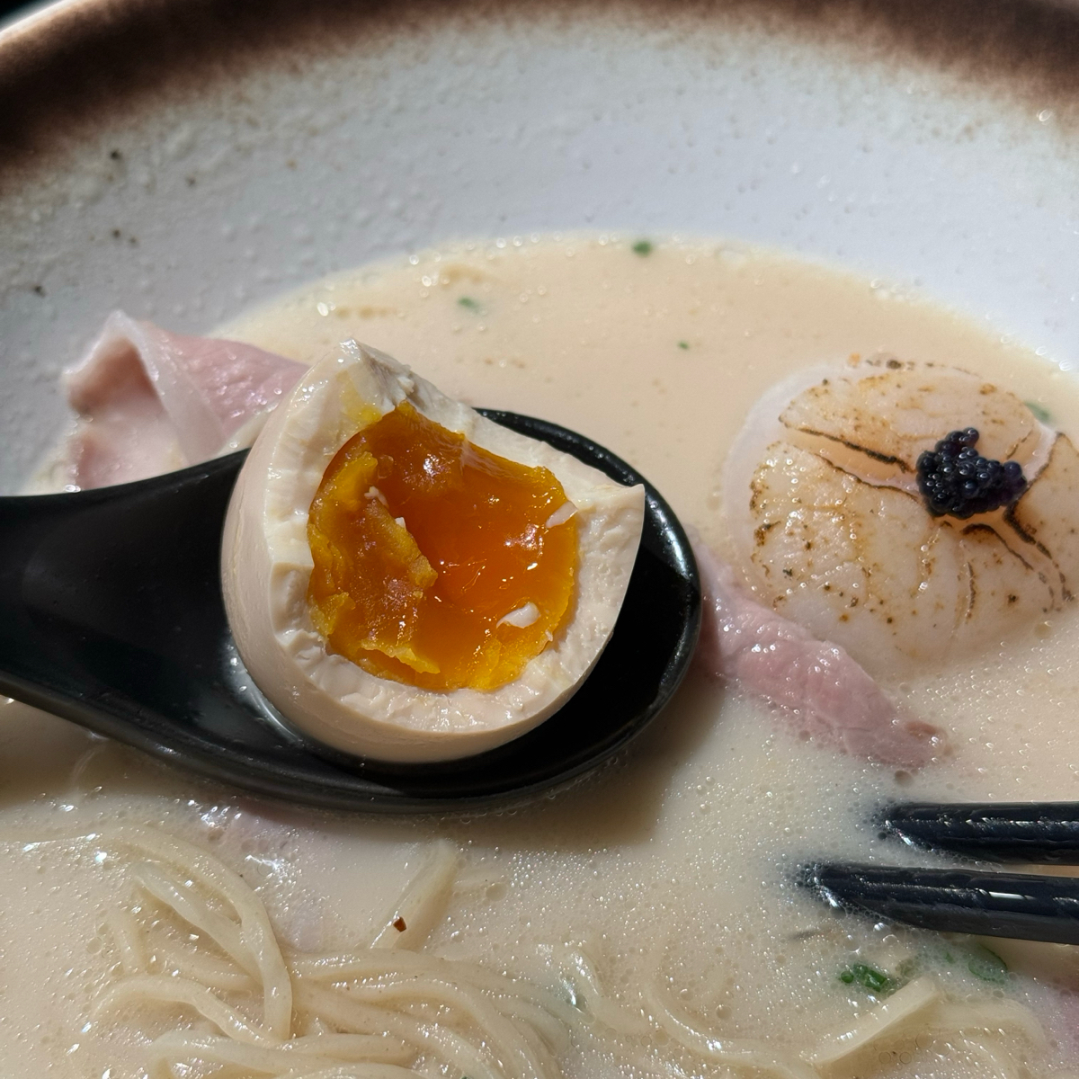 麒麟創作拉麵坊 のレストランの写真： byAna 