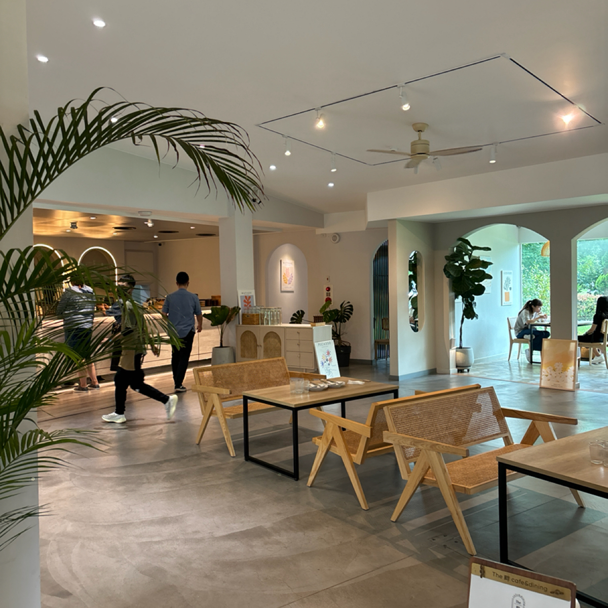 The畔cafe&amp;dining 的外觀氛圍圖片：店內空間寬敞 由Sunny吃美食 拍攝