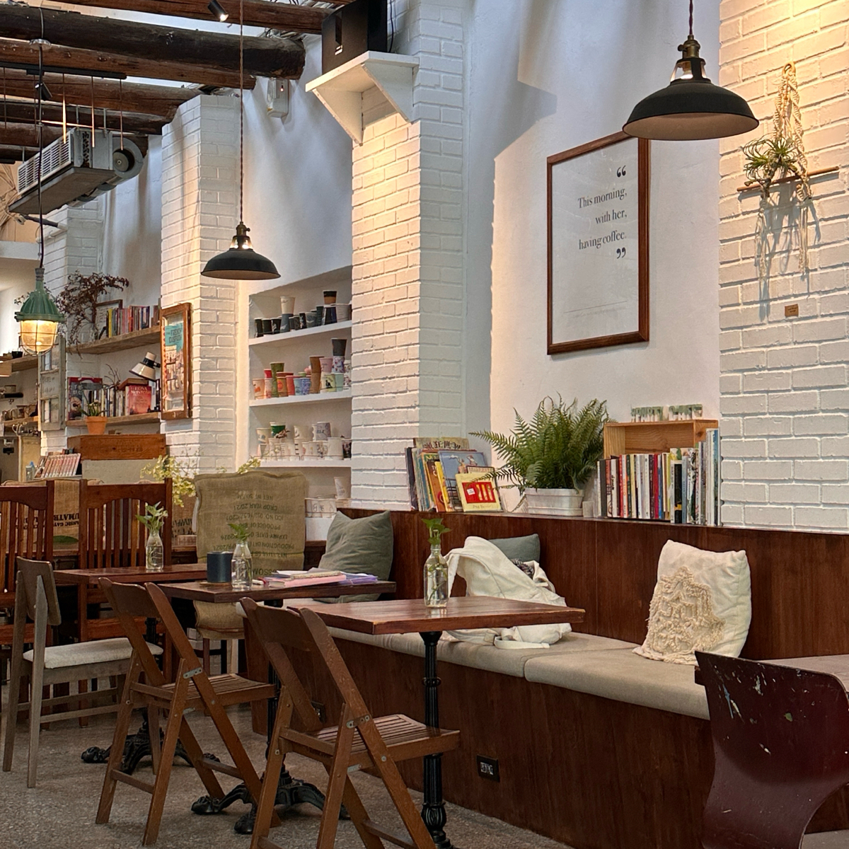 爬梯咖啡 Parti Cafe &amp; etc. の雰囲気の写真：店內的用餐空間相當明亮舒適。

每一個角落都有特別設計過，三維空間各個地方都是拍美照無死角。 by阿波卡 