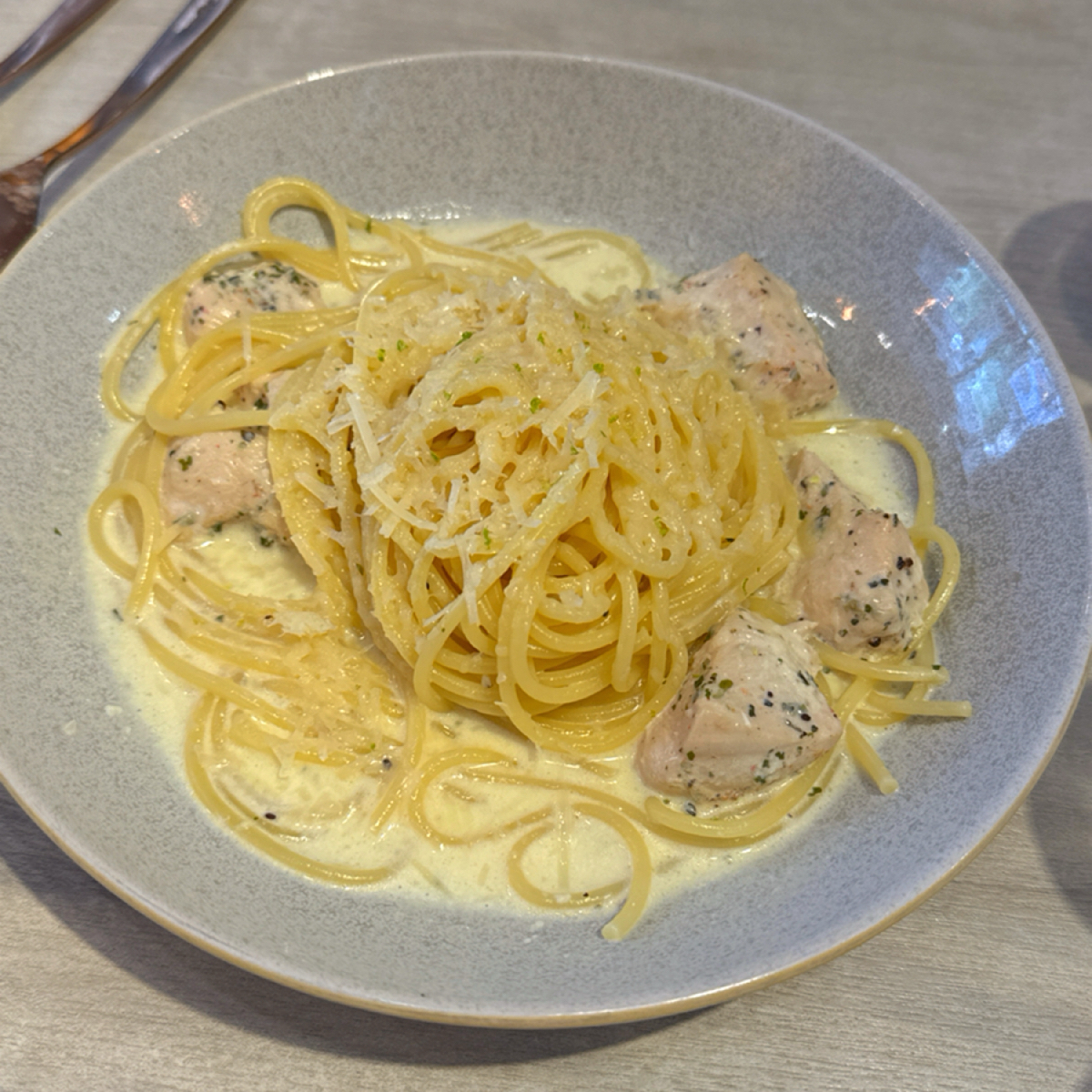Otto Pasta Classic傳統義式餐館 的餐點圖片：卡布里 檸檬奶醬雞柳 直麵（$280） 由Ana 拍攝