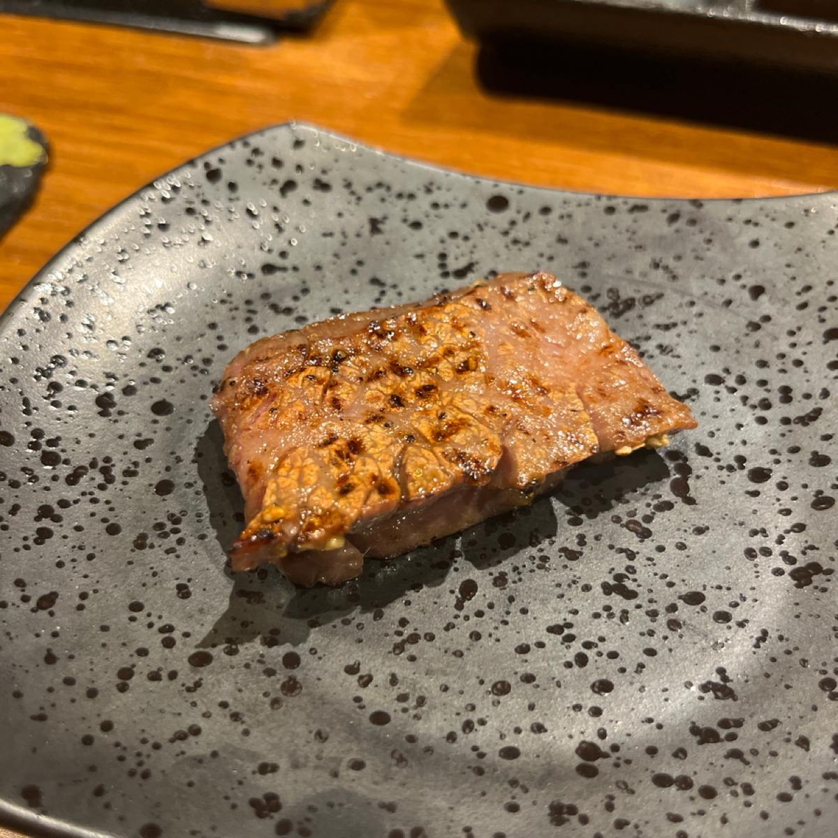 上吉燒肉 的餐點圖片：F1 油脂較少的部位，肉味很濃 由阿官 拍攝
