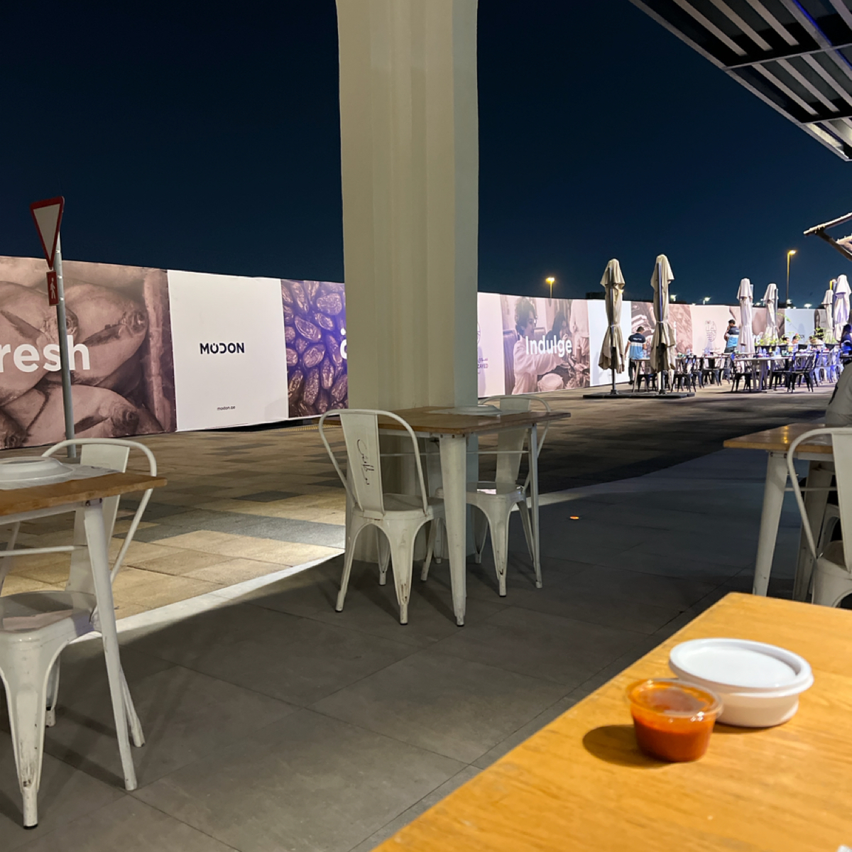 Vibe image of Bu Tafish: Table view shot by Deltfly