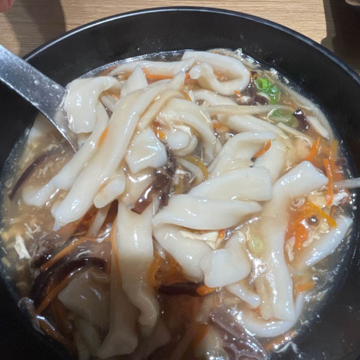 Meal image of 朱記餡餅粥店 大葉高島屋店: 刀削麵條 shot by 珍珠奶綠